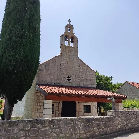 Franica & Pero Lobrovic Gæstehus 3*