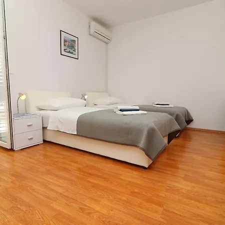 Pensionat Franica & Pero Lobrovic 3*