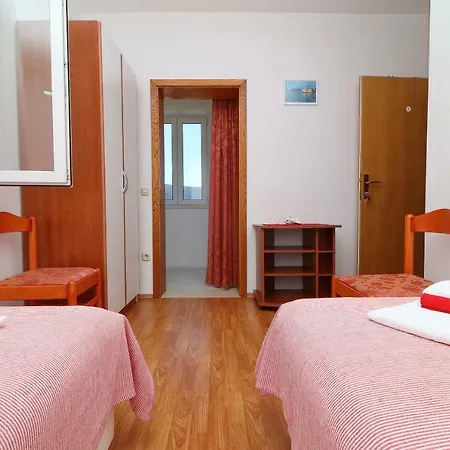 Franica & Pero Lobrovic Pensionat 3*