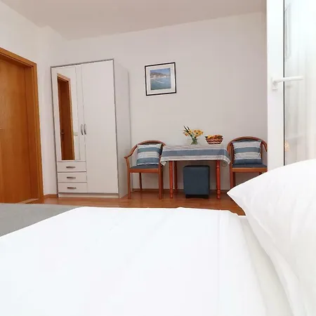 Franica & Pero Lobrovic Slano