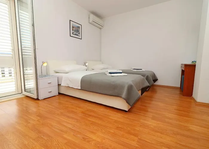 Pensionat Franica & Pero Lobrovic 3*