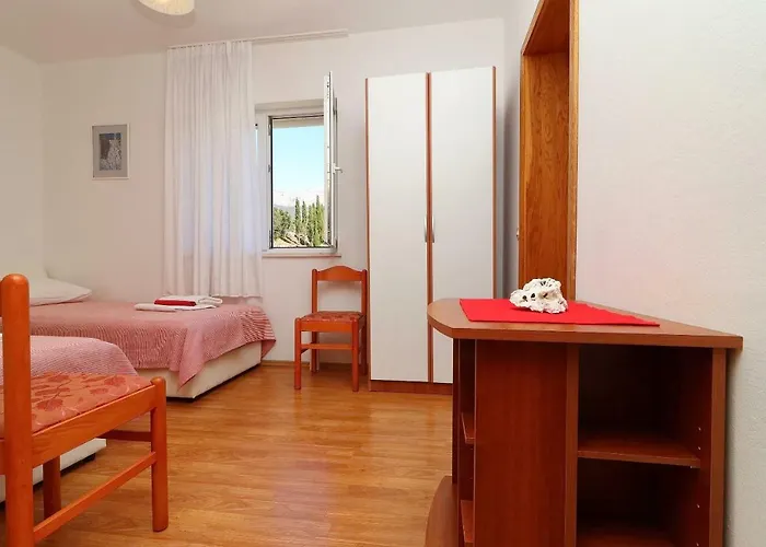 Pensionat Franica & Pero Lobrovic 3*
