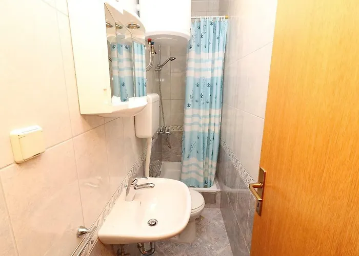Pensionat Franica & Pero Lobrovic 3*