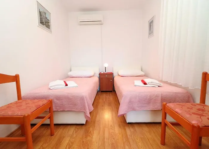 Franica & Pero Lobrovic Pensionat 3*
